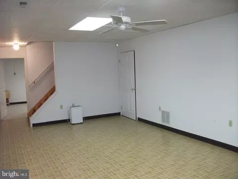 Living - 5510 Corral Ln, Frederick, MD 21703 photo 5 of 5