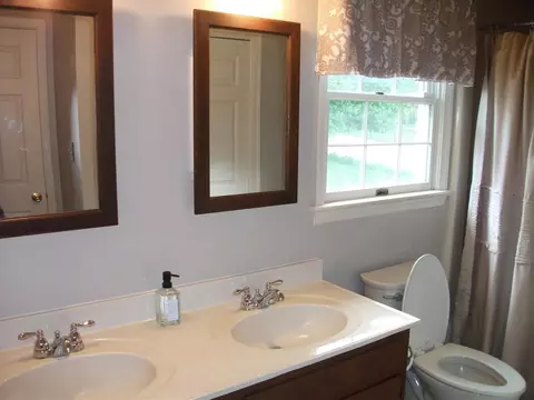 Bath - 5510 Corral Ln, Frederick, MD 21703 photo 2 of 5