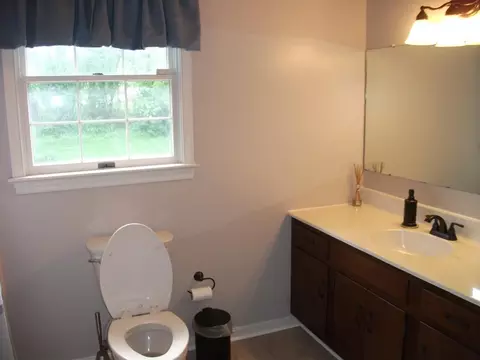 Bath - 5510 Corral Ln, Frederick, MD 21703 photo 4 of 5