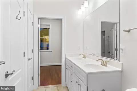 Entry Way - 24 Maxwell Sq, Frederick, MD 21701 photo 14 of 17