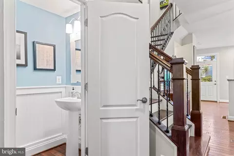 Entry Way - 24 Maxwell Sq, Frederick, MD 21701 photo 3 of 17