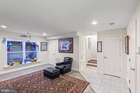 Entry Way - 24 Maxwell Sq, Frederick, MD 21701 photo 16 of 17