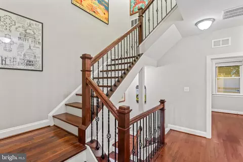 Entry Way - 24 Maxwell Sq, Frederick, MD 21701 photo 15 of 17