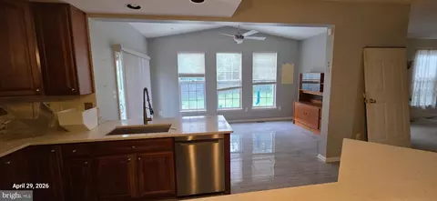 Entry Way - 106 Sunlight Dr, Frederick, MD 21702 photo 7 of 10