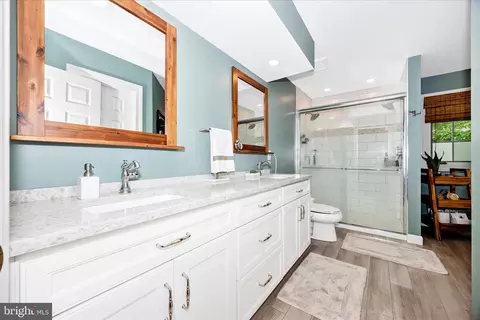 Bath - 6119 Fieldcrest Dr, Frederick, MD 21701 photo 2 of 4