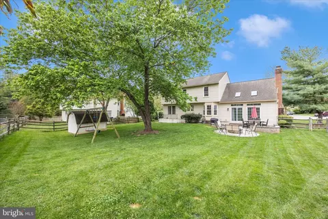 Exterior - 6119 Fieldcrest Dr, Frederick, MD 21701 photo 5 of 15
