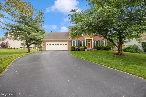 Exterior - 6119 Fieldcrest Dr, Frederick, MD 21701 photo 8 of 15