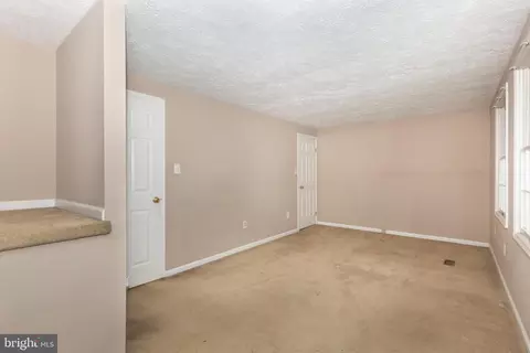 Living - 6723 Kernel Ct, Frederick, MD 21703 photo 2 of 3