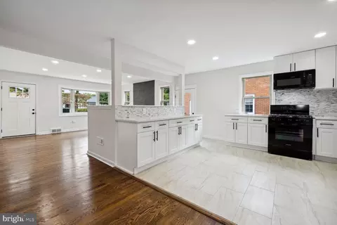 Entry Way - 606 Biggs Ave, Frederick, MD 21702 photo 1 of 2