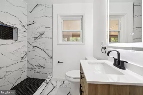 Bath - 606 Biggs Ave, Frederick, MD 21702 photo 1 of 2