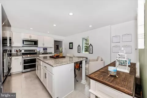 Kitchen - 3823 Roundtree Rd, Jefferson, MD 21755 photo 2 of 3