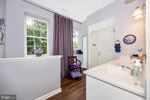 Bath - 3823 Roundtree Rd, Jefferson, MD 21755 photo 4 of 5