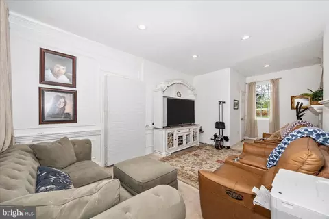 Entry Way - 3823 Roundtree Rd, Jefferson, MD 21755 photo 2 of 7