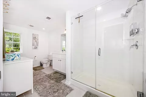 Bath - 3823 Roundtree Rd, Jefferson, MD 21755 photo 2 of 5