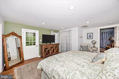 Bedroom - 3823 Roundtree Rd, Jefferson, MD 21755 photo 4 of 8