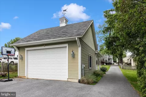 Exterior - 124 E Main St, Middletown, MD 21769 photo 16 of 17