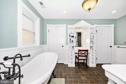 Bath - 124 E Main St, Middletown, MD 21769 photo 5 of 5