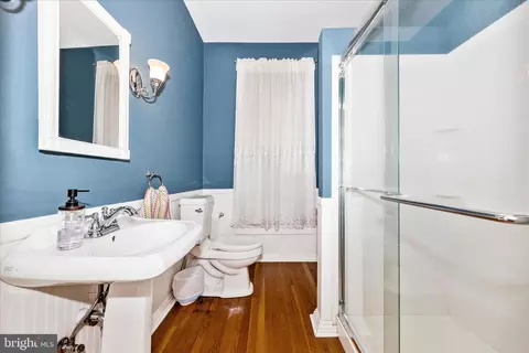 Bath - 124 E Main St, Middletown, MD 21769 photo 1 of 5
