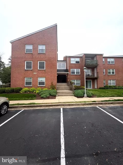 100 Chapel Ct #212, Walkersville, MD 21793