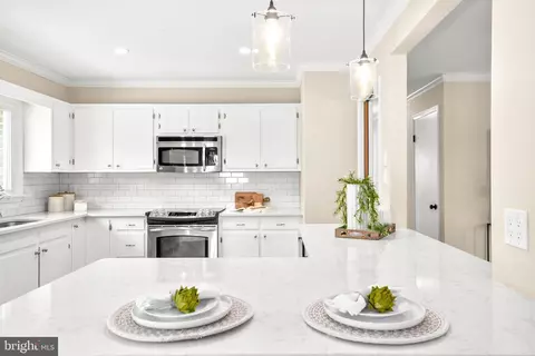 Kitchen - 4233 Spring View Ct, Jefferson, MD 21755 photo 4 of 8