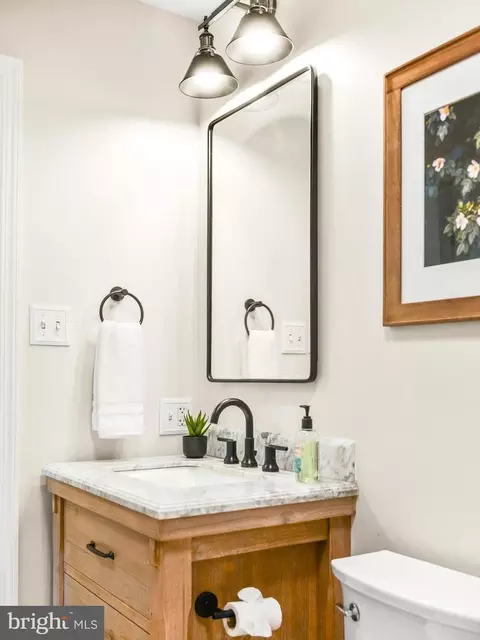 Bath - 4233 Spring View Ct, Jefferson, MD 21755 photo 5 of 6