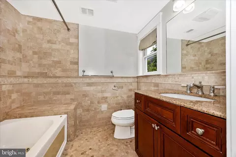 Bath - 16 5th St E, Frederick, MD 21701 photo 3 of 4