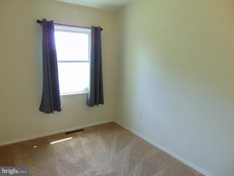 Bedroom - 909 Oak St, Frederick, MD 21703 photo 2 of 2