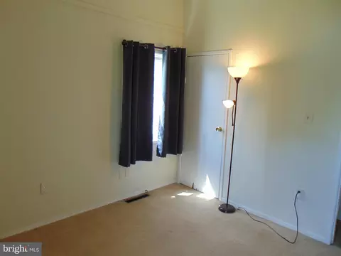Bedroom - 909 Oak St, Frederick, MD 21703 photo 1 of 2