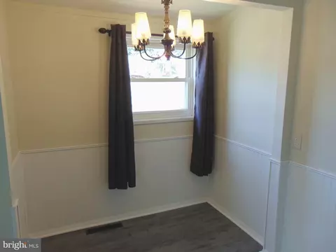 Dining - 909 Oak St, Frederick, MD 21703 photo 1 of 1
