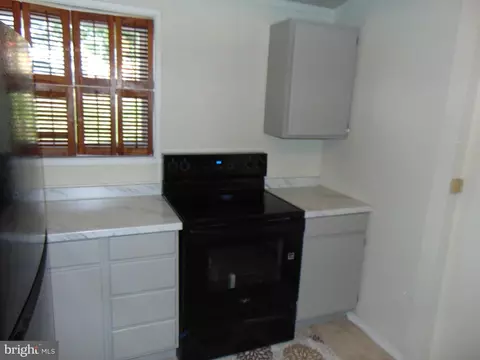 Kitchen - 909 Oak St, Frederick, MD 21703 photo 2 of 3