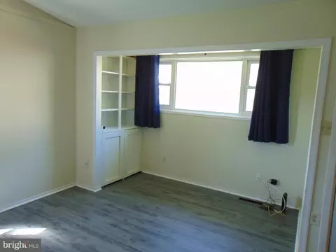 Living - 909 Oak St, Frederick, MD 21703 photo 5 of 5