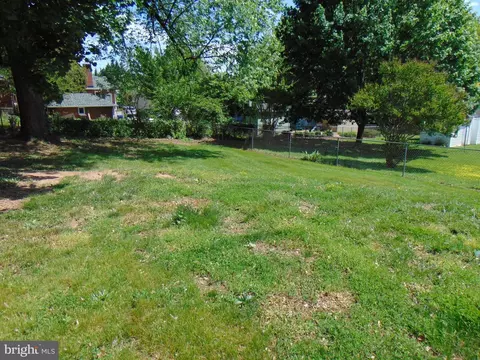 Exterior - 909 Oak St, Frederick, MD 21703 photo 1 of 1