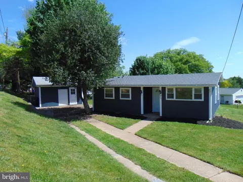 909 Oak St, Frederick, MD 21703
