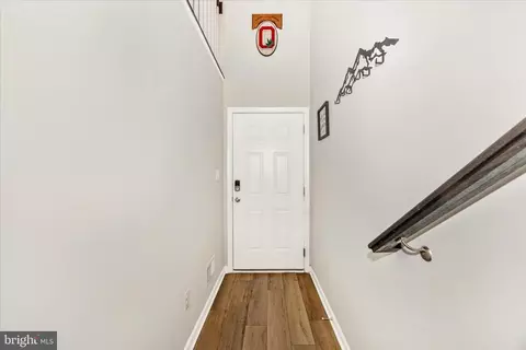 Entry Way - 2010 Alice Ct, Frederick, MD 21702 photo 1 of 15