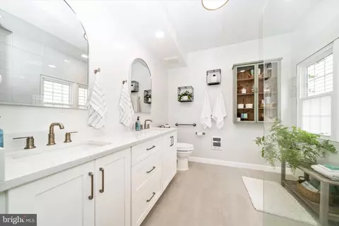Bath - 2447 Merchant St, Frederick, MD 21701 photo 3 of 6