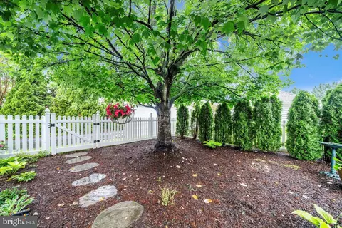 Exterior - 2447 Merchant St, Frederick, MD 21701 photo 8 of 13