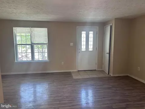 Living - 1488 Dockside Ct, Frederick, MD 21701 photo 3 of 6