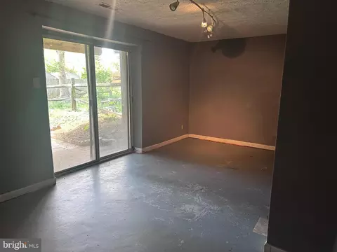 Living - 1488 Dockside Ct, Frederick, MD 21701 photo 5 of 6