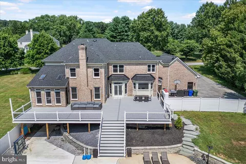 Exterior - 6603 Babak Dr, Frederick, MD 21702 photo 7 of 11