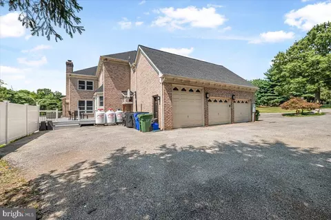Exterior - 6603 Babak Dr, Frederick, MD 21702 photo 2 of 11