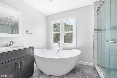 Bath - 6603 Babak Dr, Frederick, MD 21702 photo 4 of 7