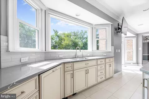Kitchen - 6603 Babak Dr, Frederick, MD 21702 photo 4 of 6
