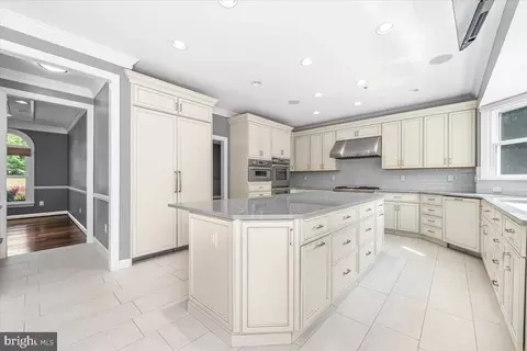 Kitchen - 6603 Babak Dr, Frederick, MD 21702 photo 5 of 6