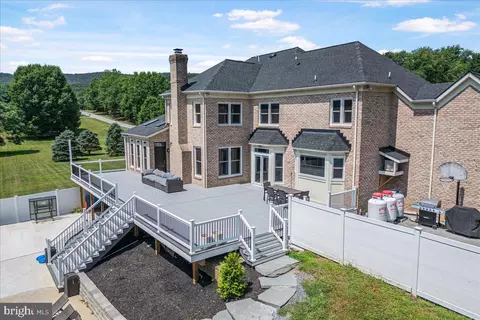 Exterior - 6603 Babak Dr, Frederick, MD 21702 photo 5 of 11