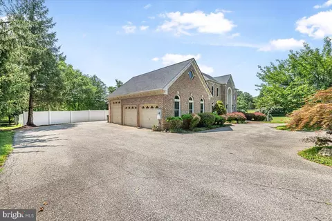 Exterior - 6603 Babak Dr, Frederick, MD 21702 photo 1 of 11