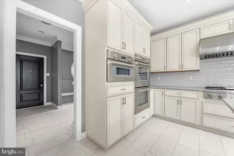 Entry Way - 6603 Babak Dr, Frederick, MD 21702 photo 4 of 11