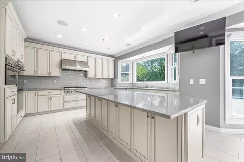Kitchen - 6603 Babak Dr, Frederick, MD 21702 photo 2 of 6