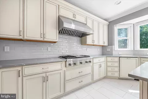 Kitchen - 6603 Babak Dr, Frederick, MD 21702 photo 3 of 6