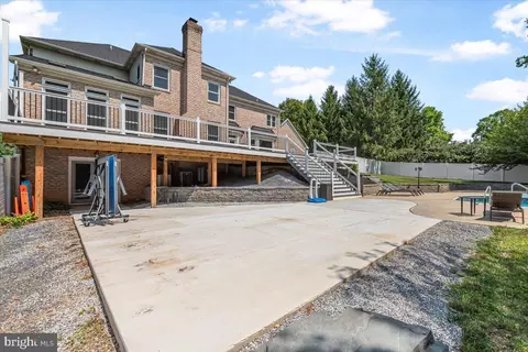 Exterior - 6603 Babak Dr, Frederick, MD 21702 photo 4 of 11
