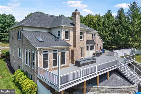 Exterior - 6603 Babak Dr, Frederick, MD 21702 photo 6 of 11